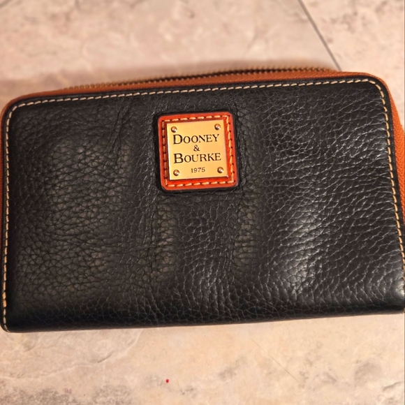 Dooney & Bourke 1975 Vintage Wallet - Picture 1 of 11